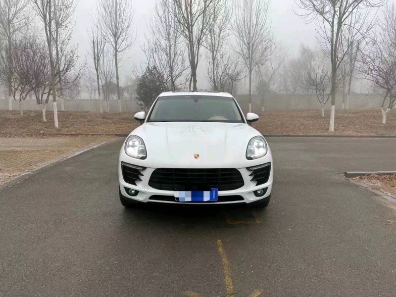 枣庄15年保时捷Macan1