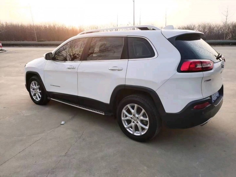 苏州18年Jeep自由光5