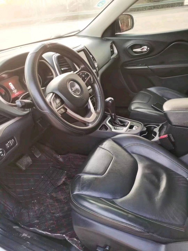 苏州18年Jeep自由光1