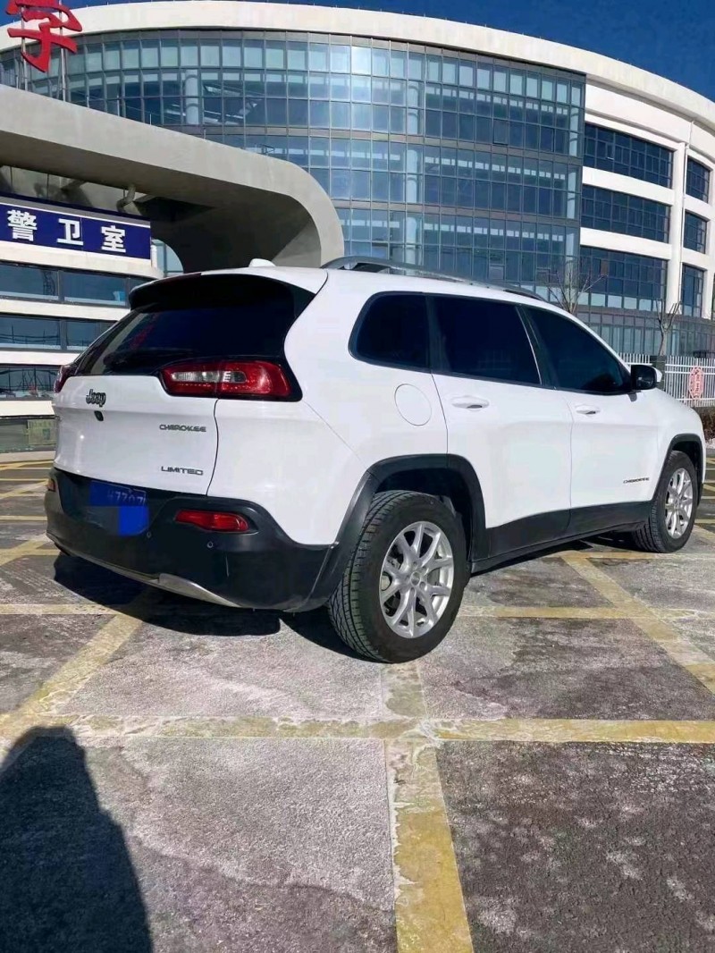 邯郸19年Jeep自由光5