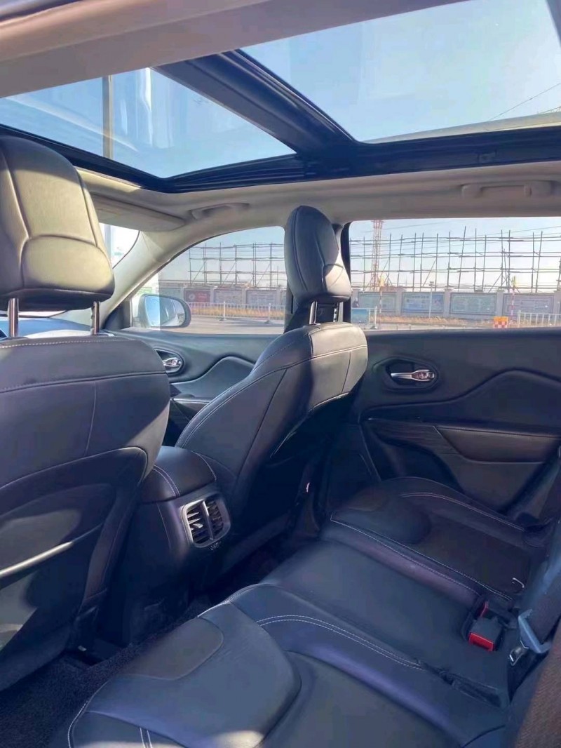 邯郸19年Jeep自由光7