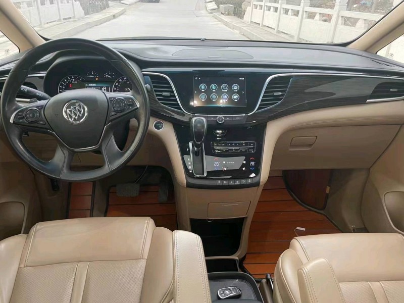 枣庄19年别克GL82