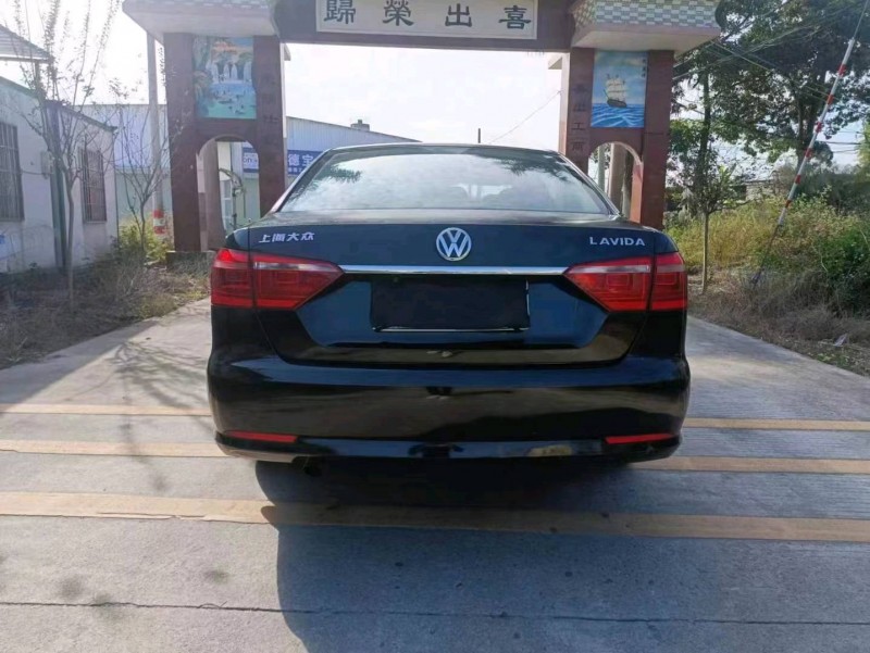 珠海13年大众朗逸8