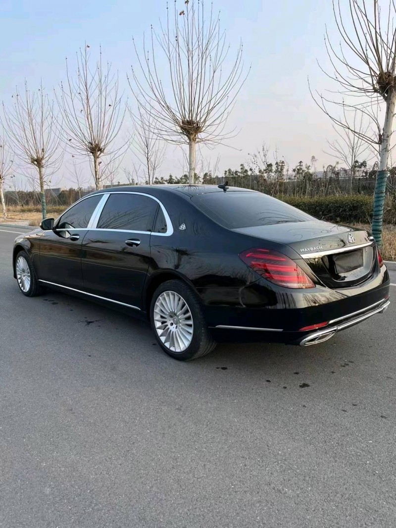 徐州16年奔驰迈巴赫S级4