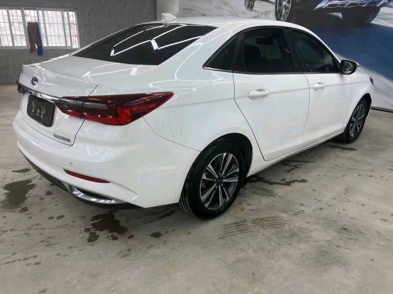 济南22年福特福睿斯8