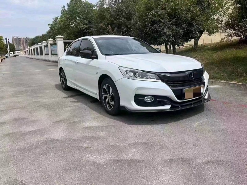 宜昌16年本田雅阁2