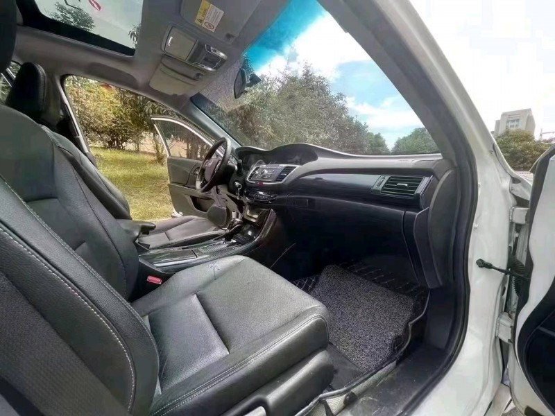 宜昌16年本田雅阁9