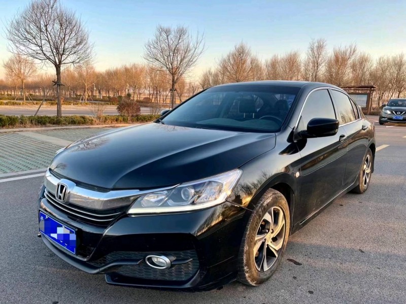 济南17年本田雅阁2