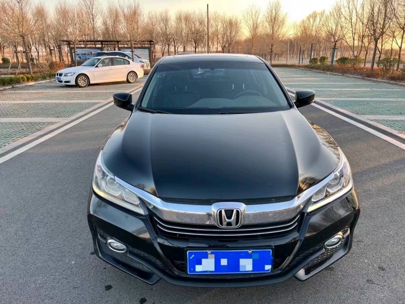 济南17年本田雅阁1