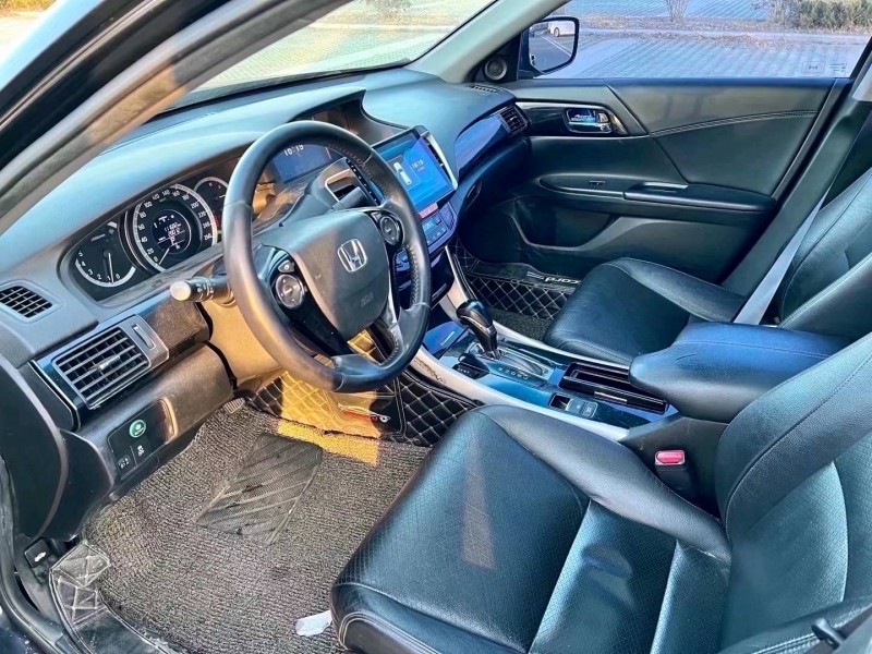 济南17年本田雅阁3