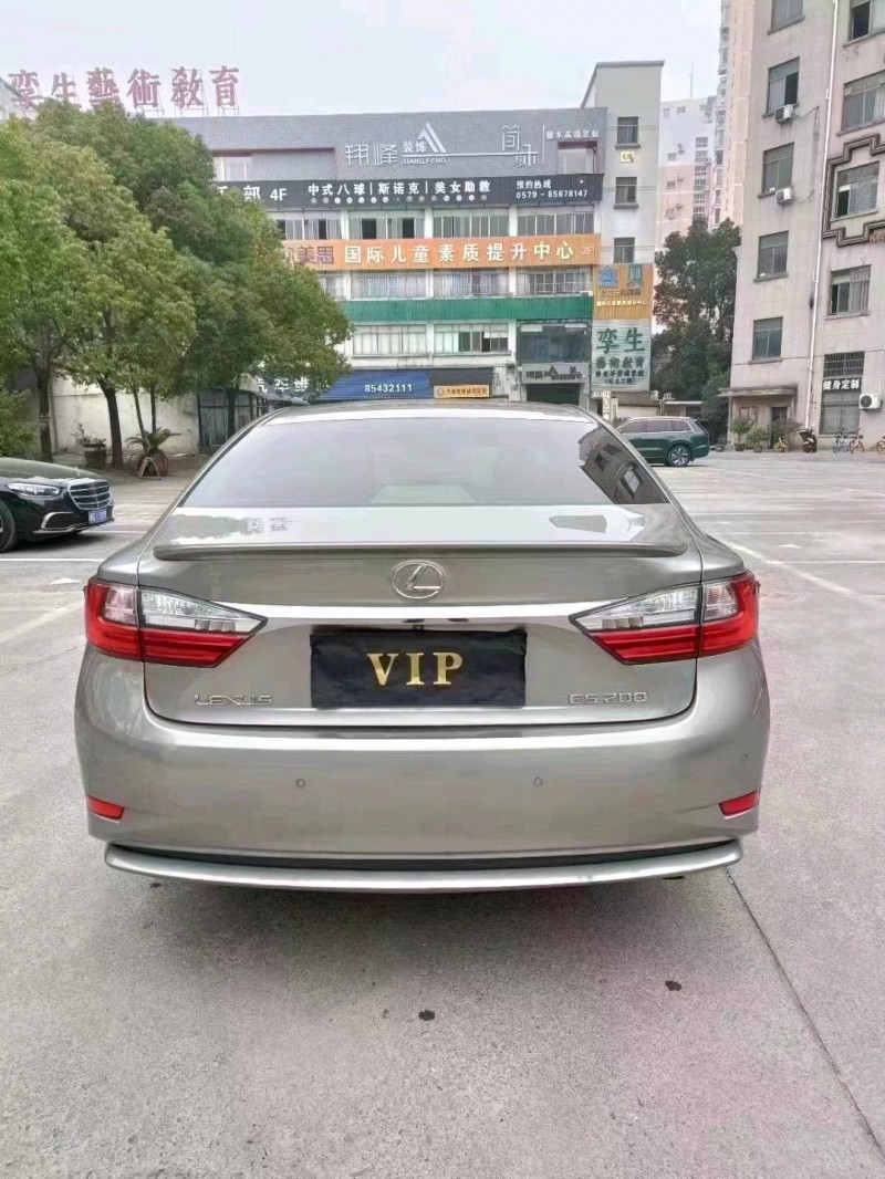 嘉兴18年雷克萨斯ES1