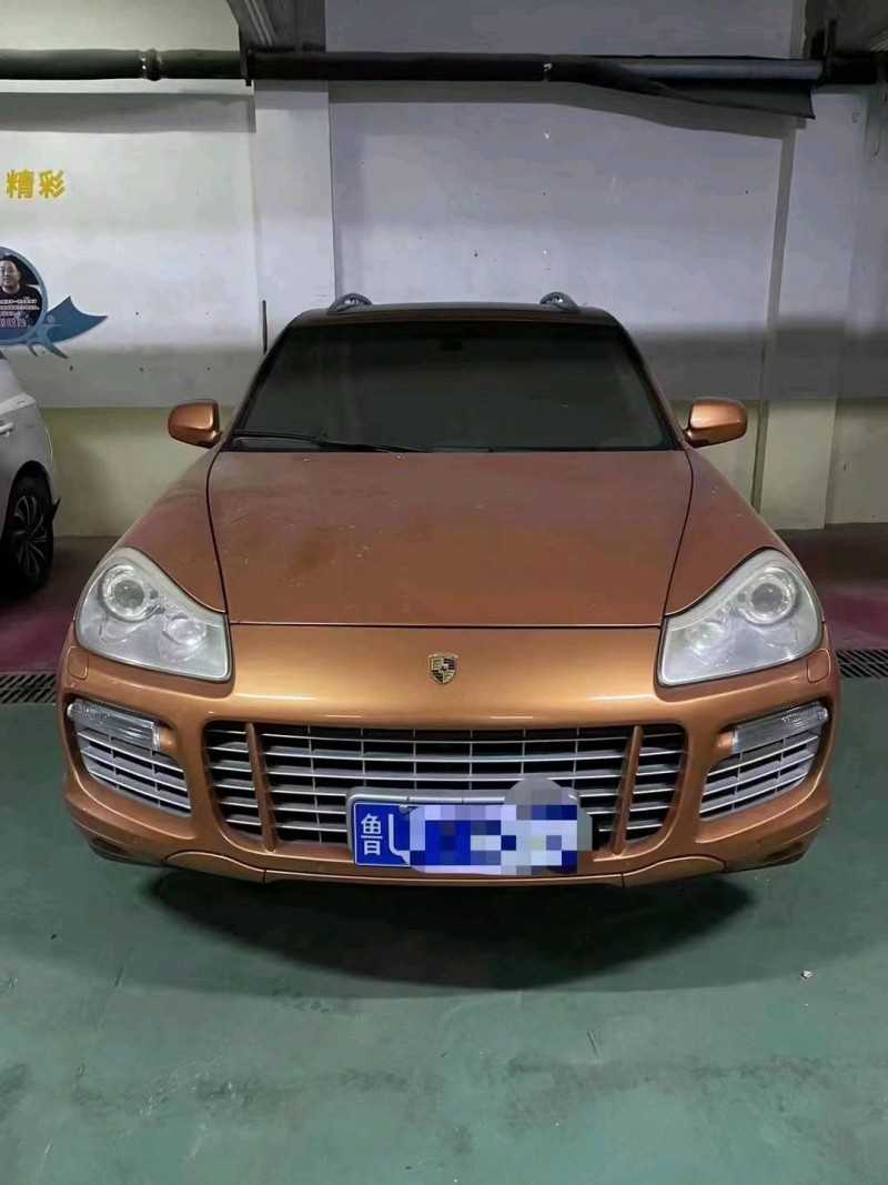 济南11年保时捷卡宴1