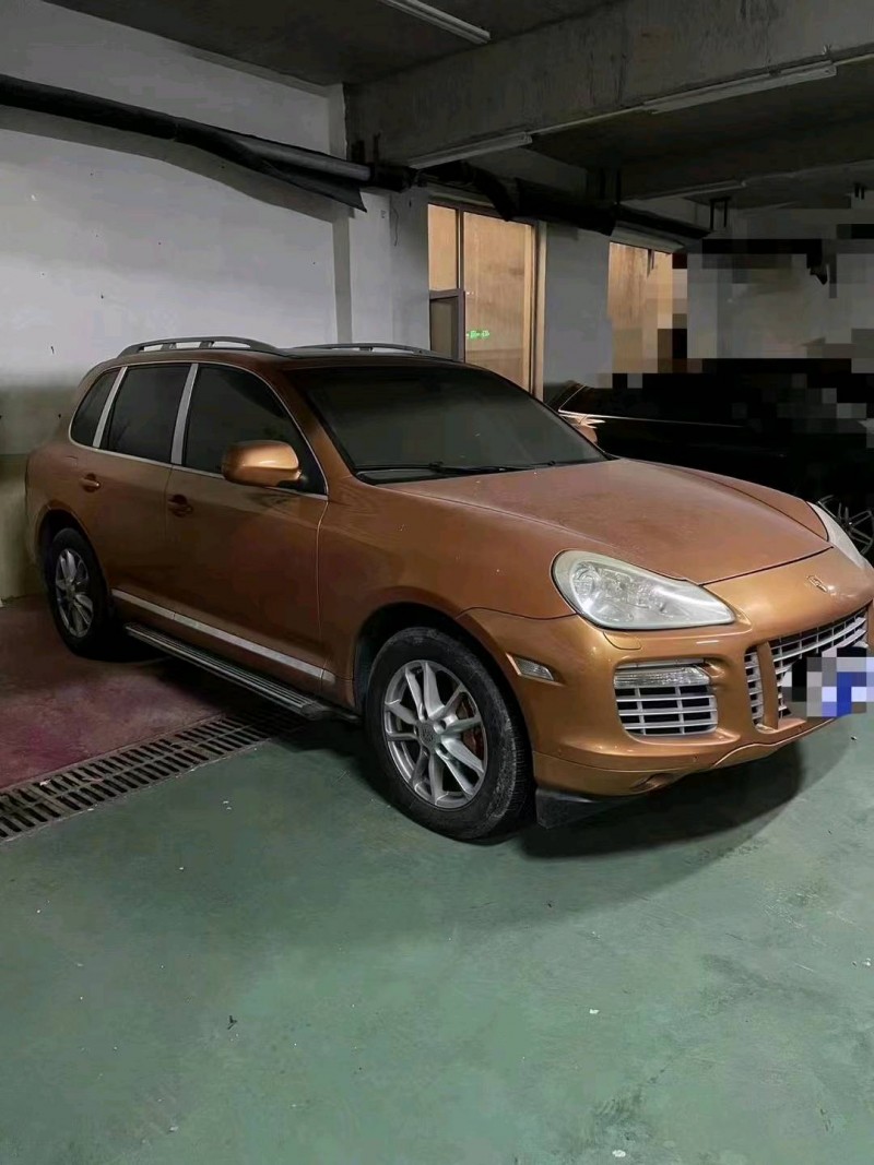 济南11年保时捷卡宴3