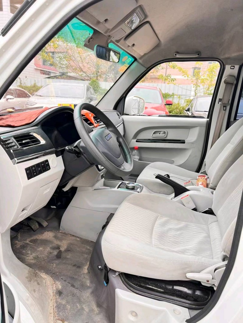 广州21年金旅金旅大海狮新能源5