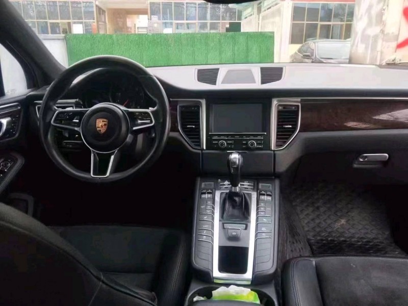 北京15年保时捷Macan1