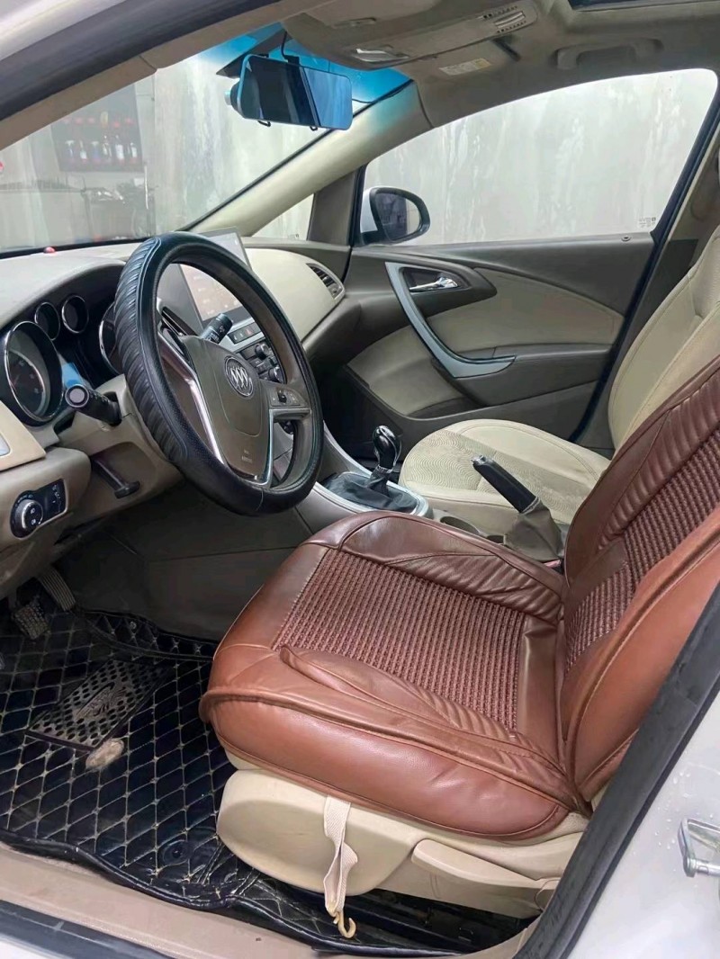 北京14年别克英朗1