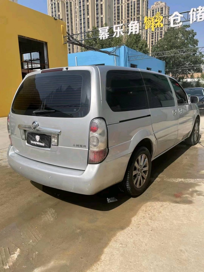 石家庄12年别克GL82