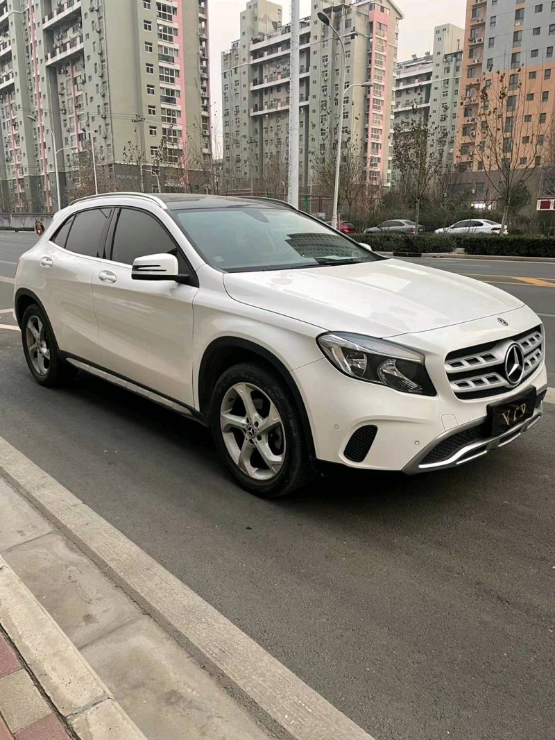 石家庄18年奔驰GLA3