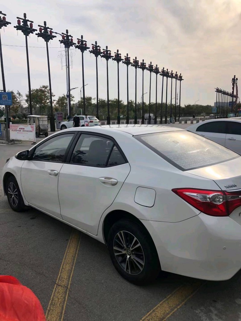北京16年丰田雷凌4