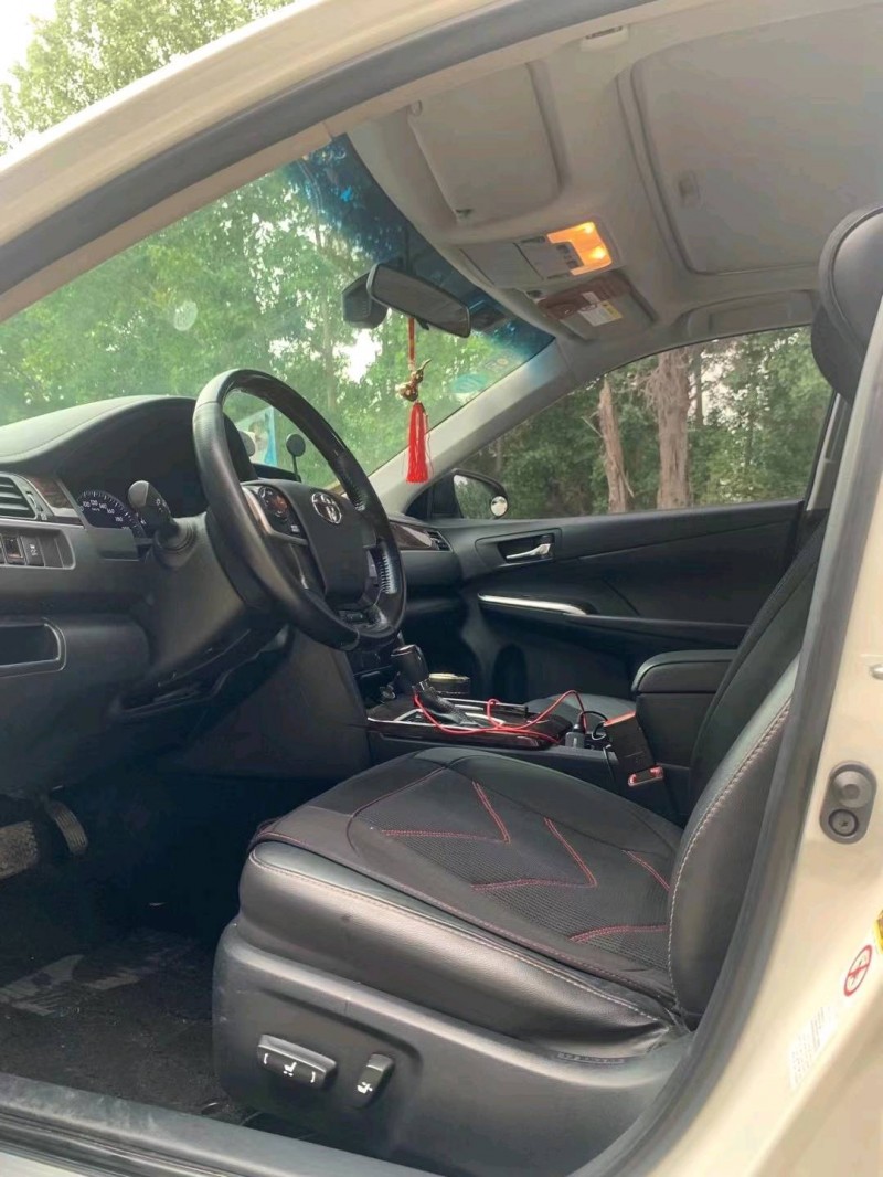 北京17年丰田凯美瑞3