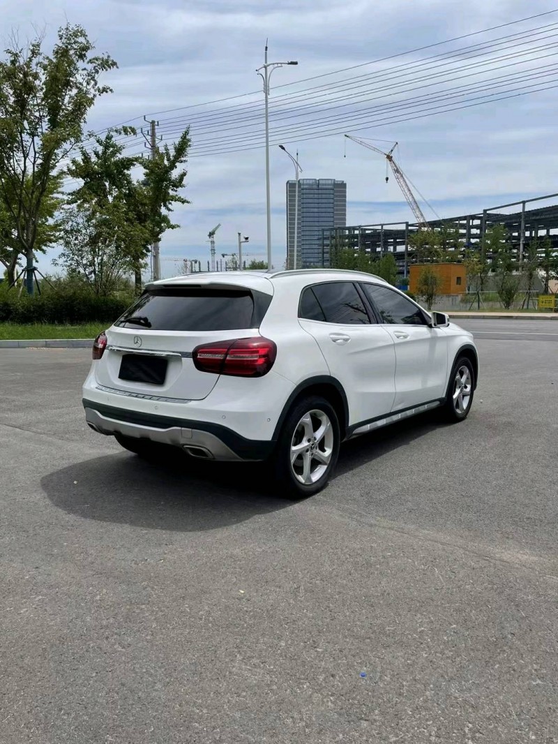宿迁19年奔驰GLA8