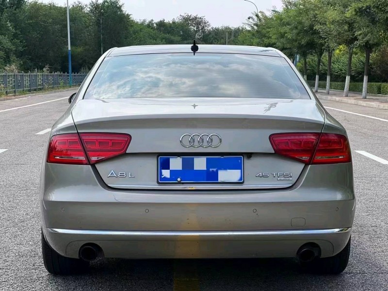 天津14年奧迪A8L9