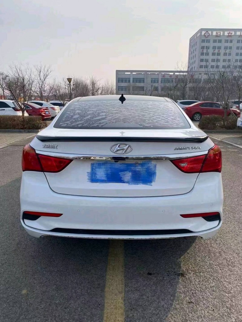 潍坊17年现代名图9