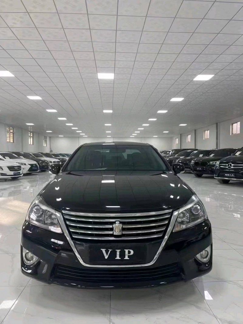 廊坊15年丰田皇冠1