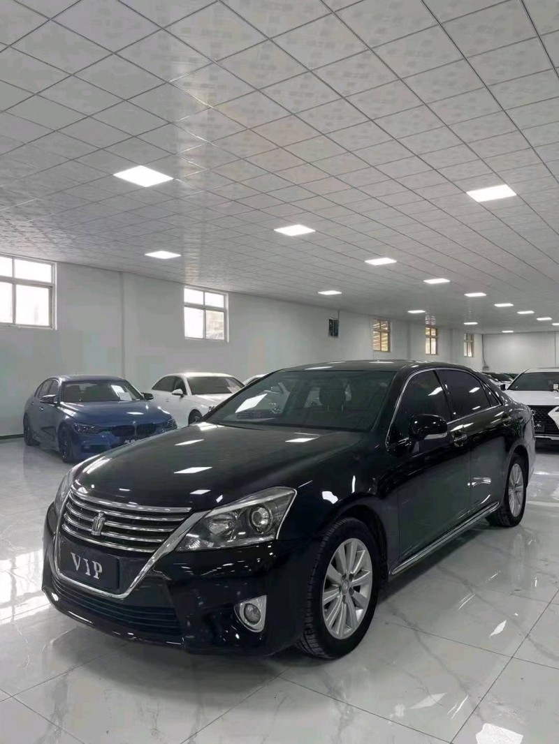 廊坊15年丰田皇冠2