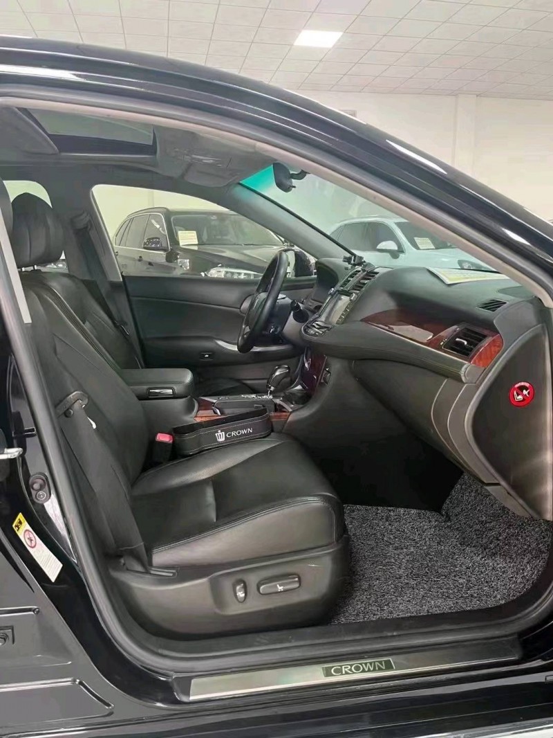 廊坊15年丰田皇冠4