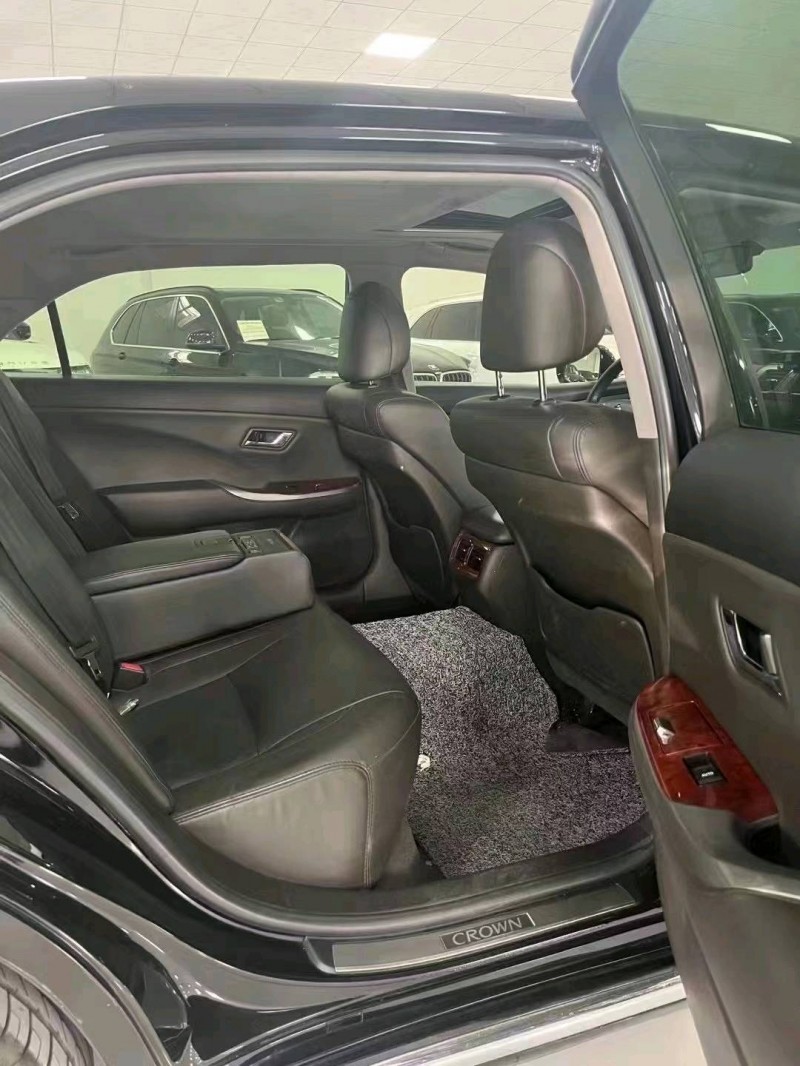 廊坊15年丰田皇冠5