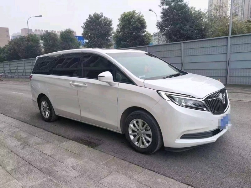 重庆19年别克GL82