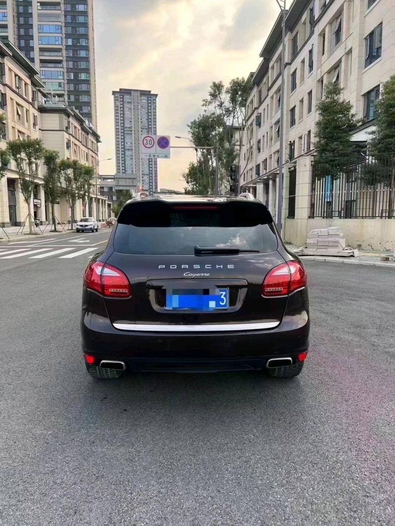 济南13年保时捷卡宴2