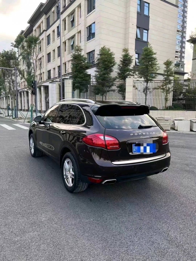 济南13年保时捷卡宴3