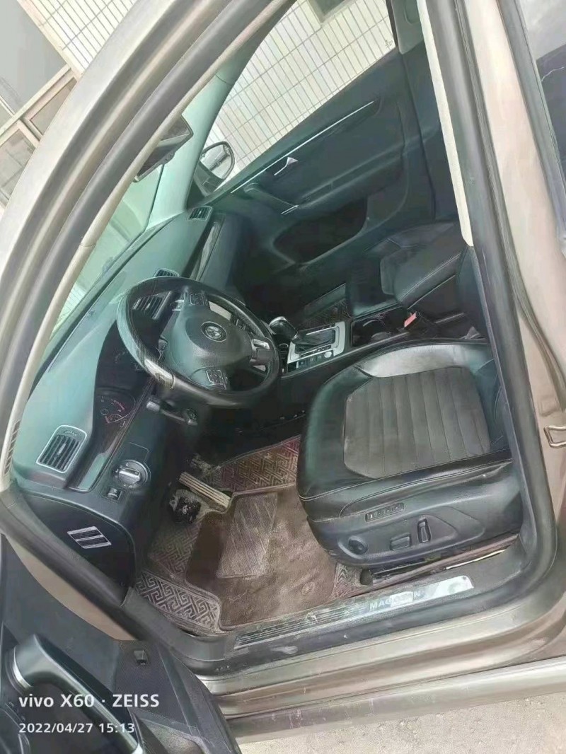 济南14年大众迈腾4