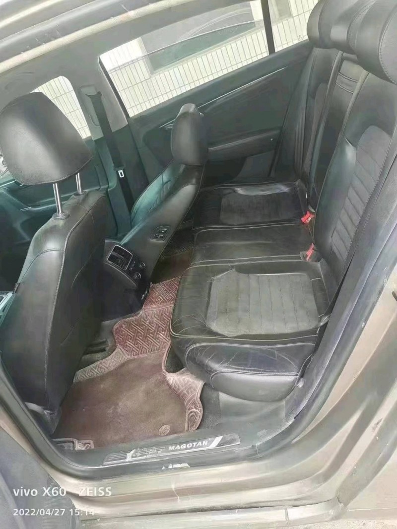 济南14年大众迈腾5