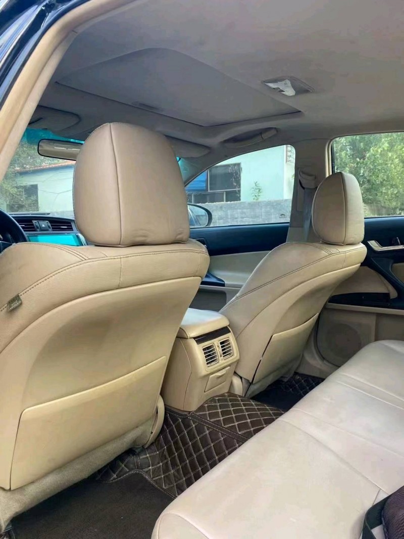 潍坊12年丰田锐志5