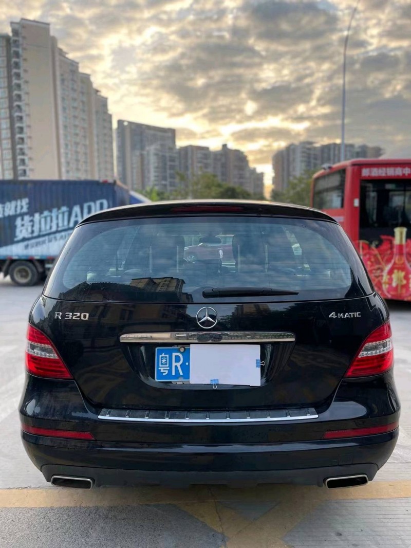 珠海16年奔驰R9