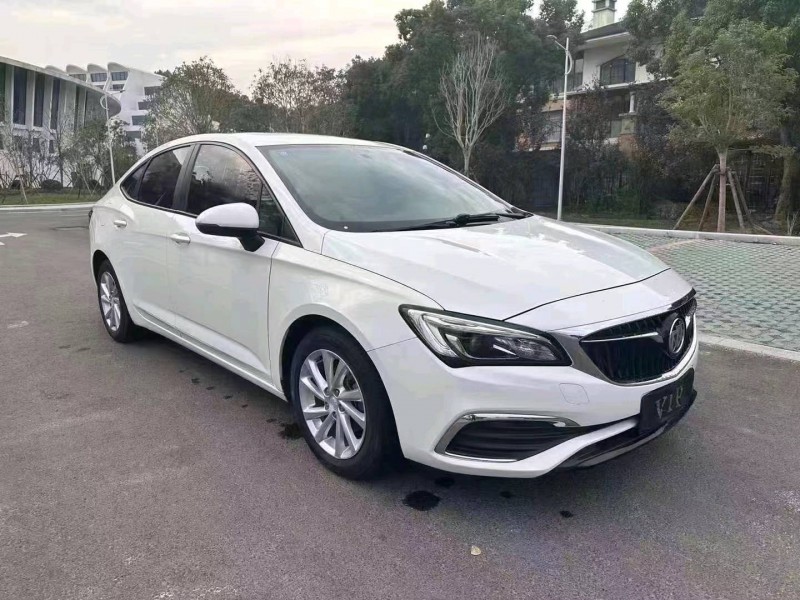 嘉兴18年别克威朗2