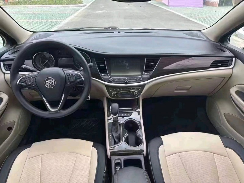 嘉兴18年别克威朗5