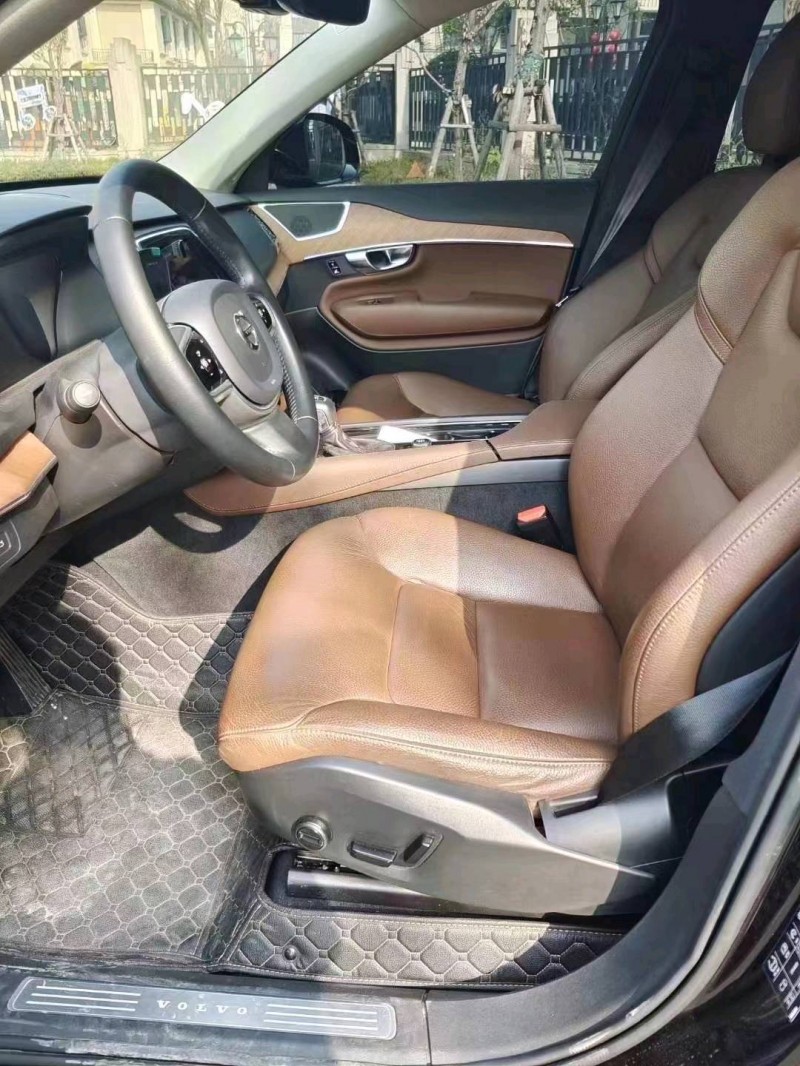 重庆20年沃尔沃XC904
