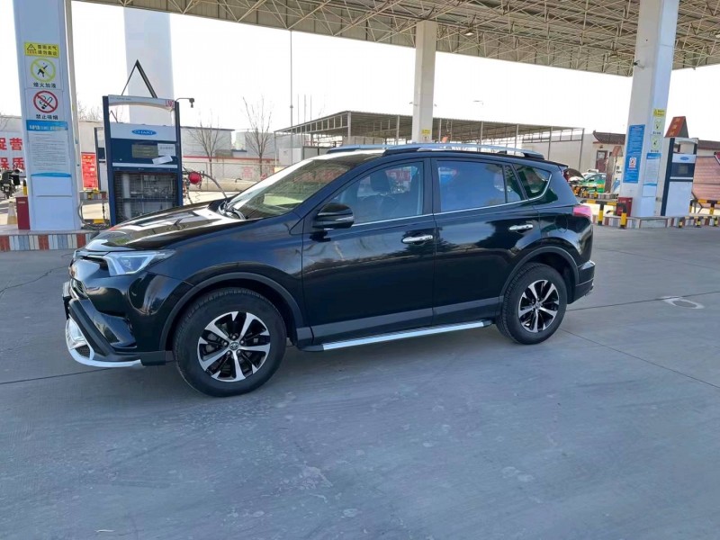 榆林17年丰田RAV4荣放3