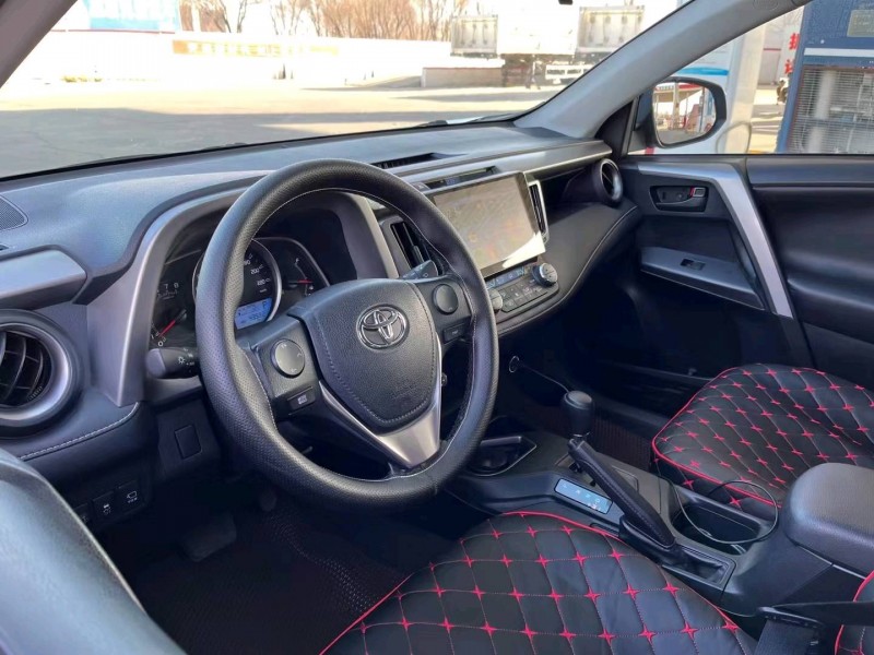 榆林17年丰田RAV4荣放6