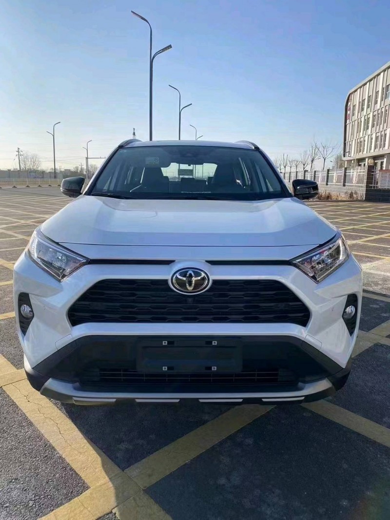赤峰23年豐田RAV4榮放1