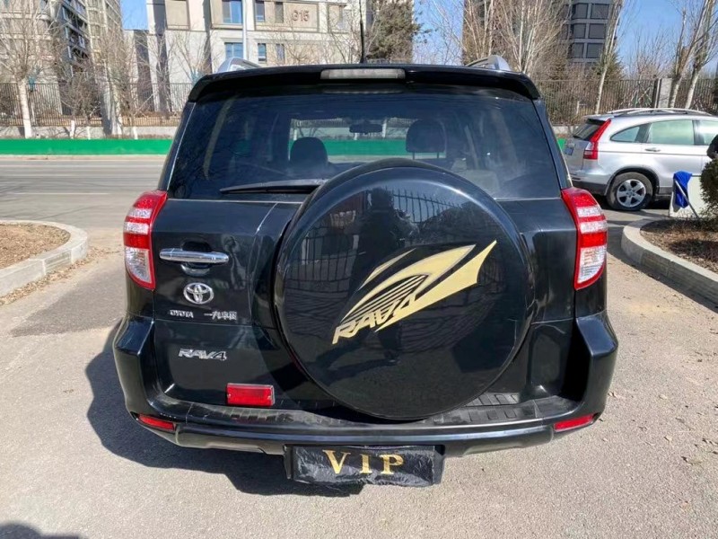 沈阳13年丰田RAV42