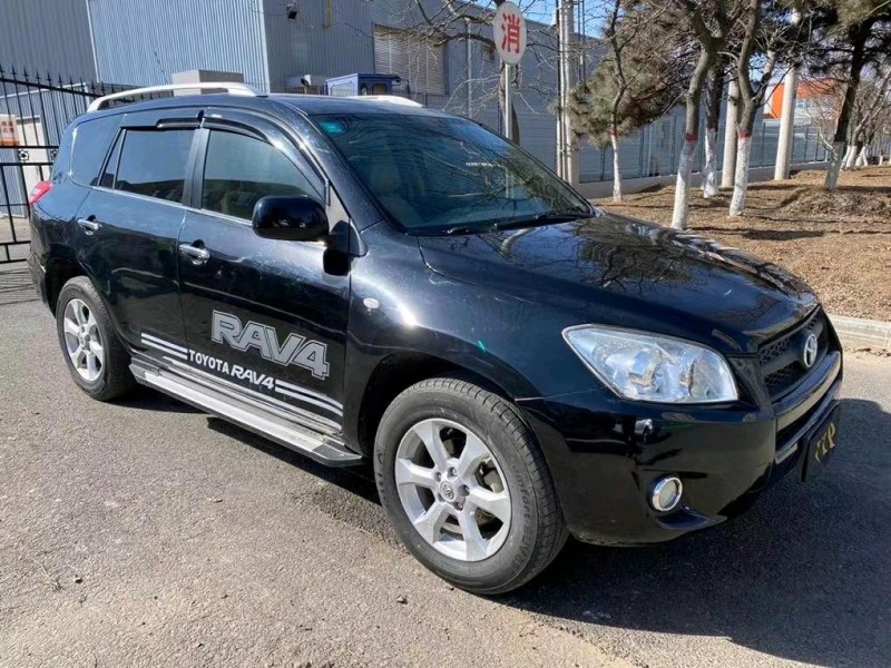 沈阳13年丰田RAV47