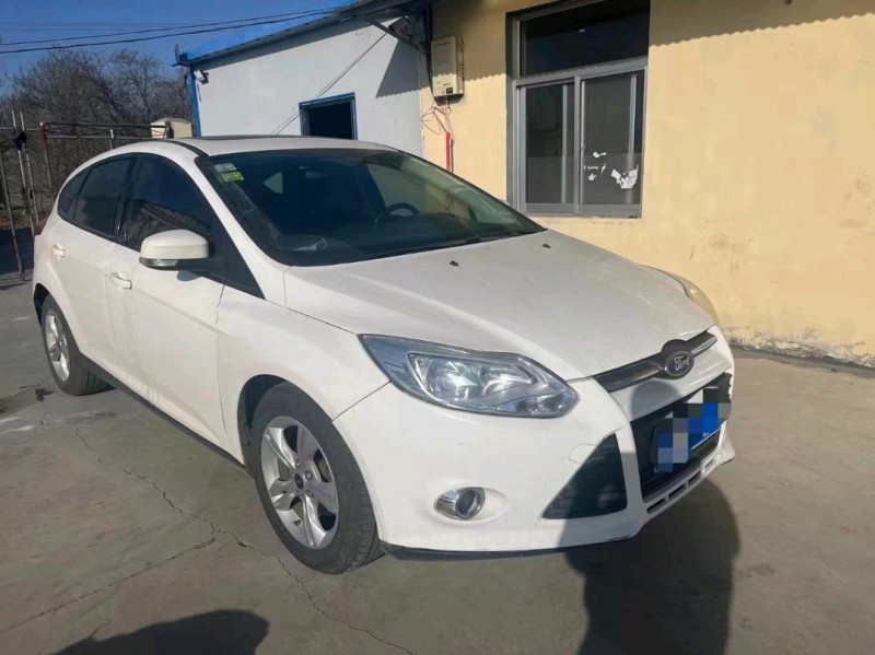 青岛15年福特福克斯2