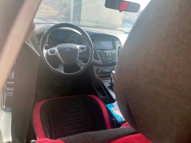 青岛15年福特福克斯6