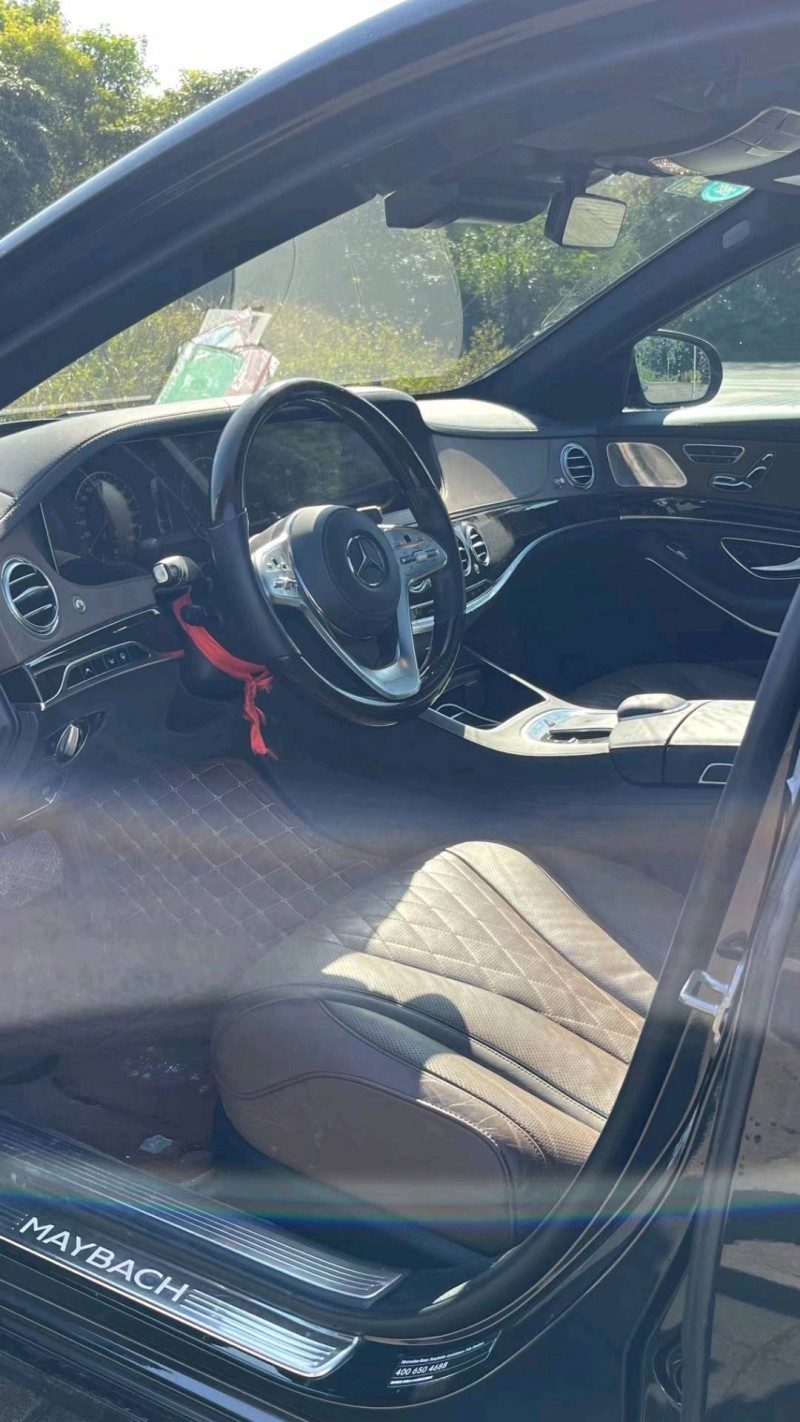 广州19年奔驰迈巴赫S级7