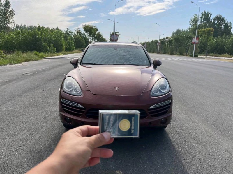 宜昌13年保时捷卡宴1